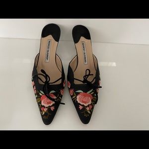Manolo embroidered wedge